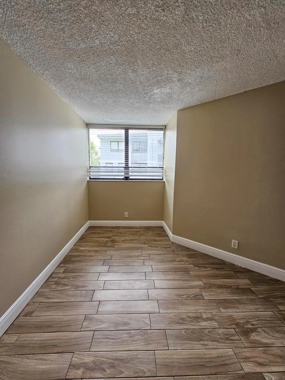 1850 N Congress Avenue, #307