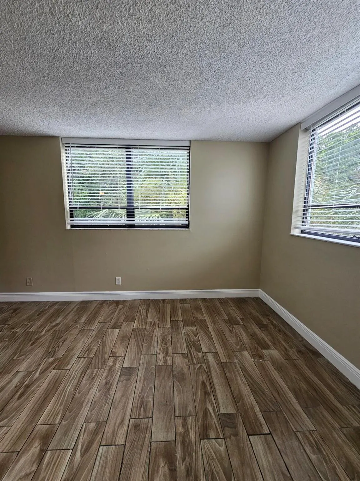 1850 N Congress Avenue, #307