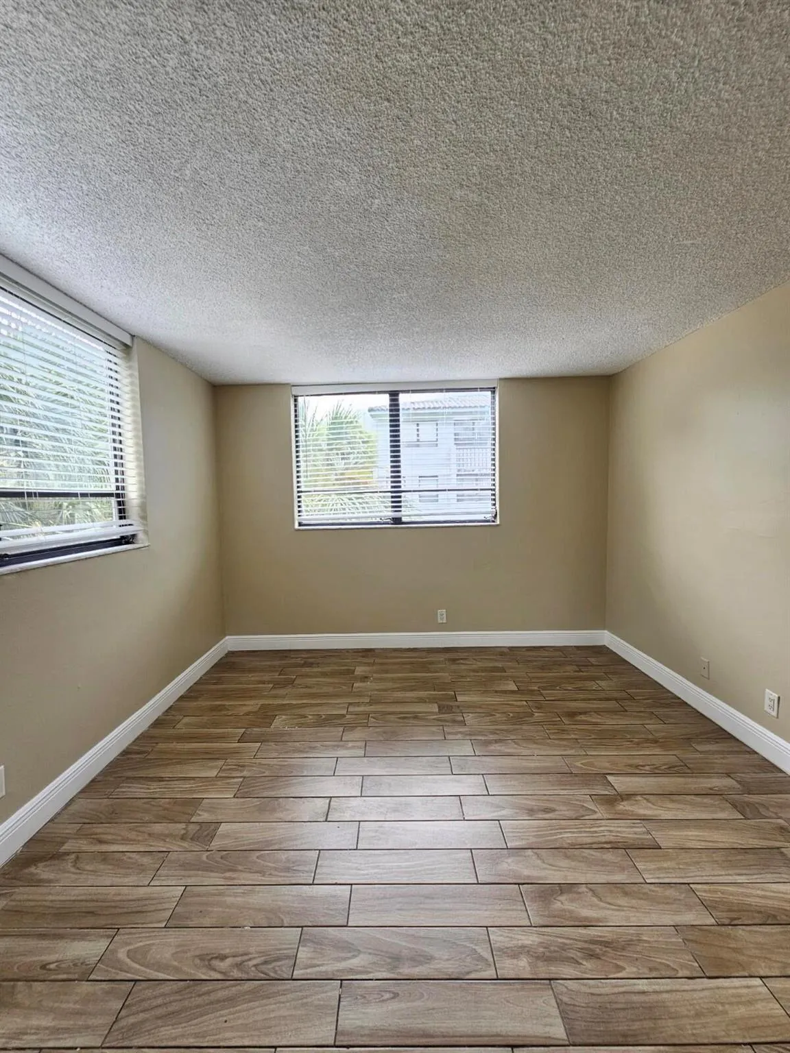 1850 N Congress Avenue, #307