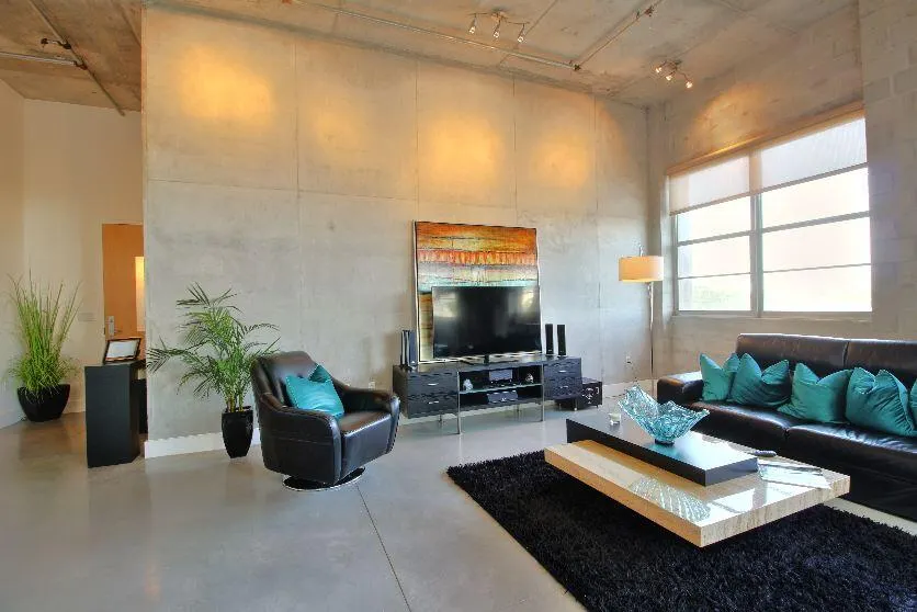 445 N Andrews Avenue, #301