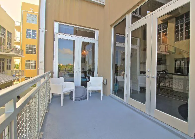445 N Andrews Avenue, #301