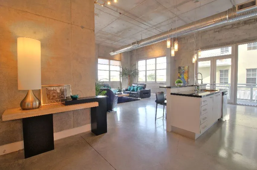 445 N Andrews Avenue, #301