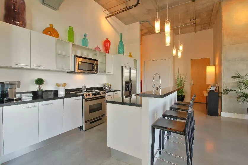 445 N Andrews Avenue, #301
