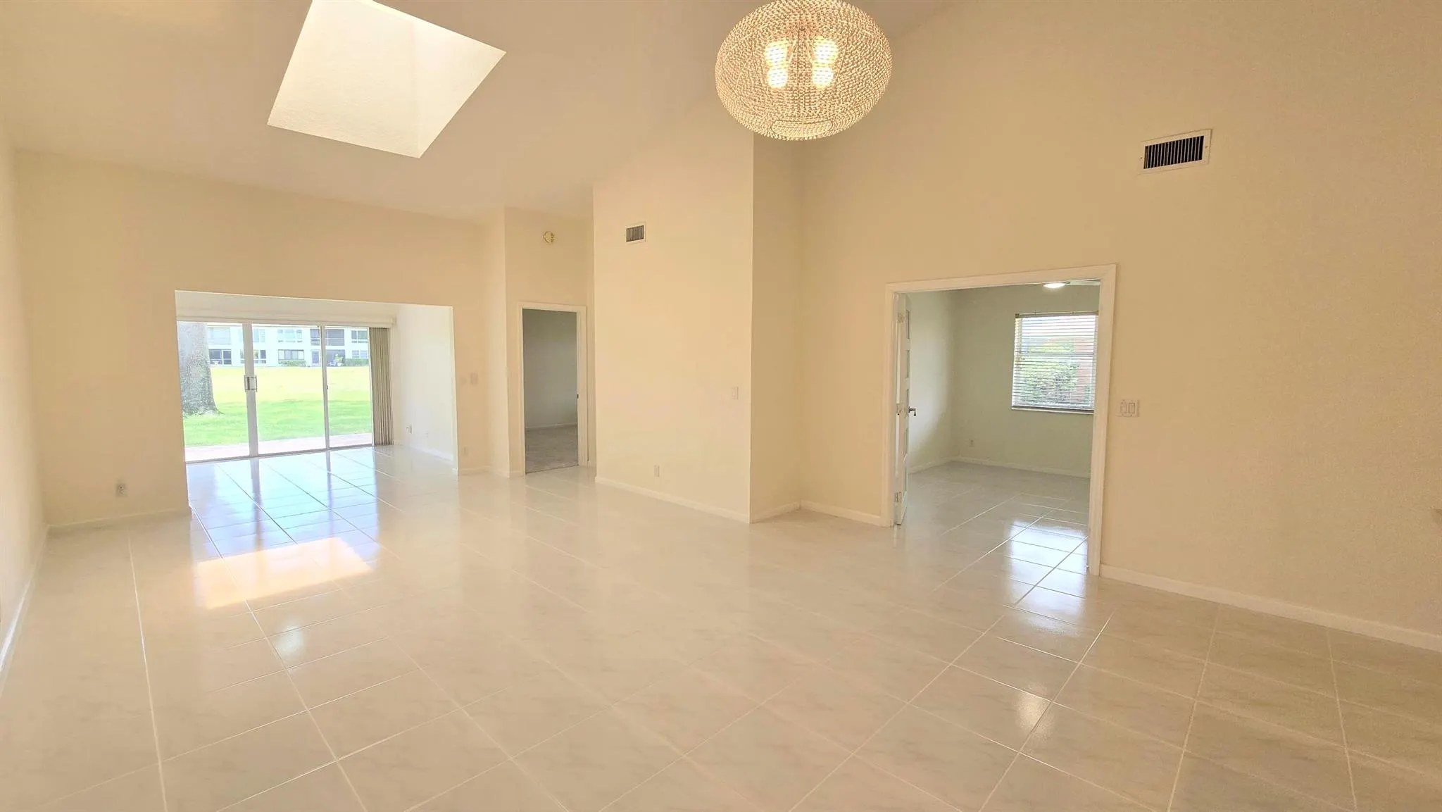 5622 Royal Lake Circle