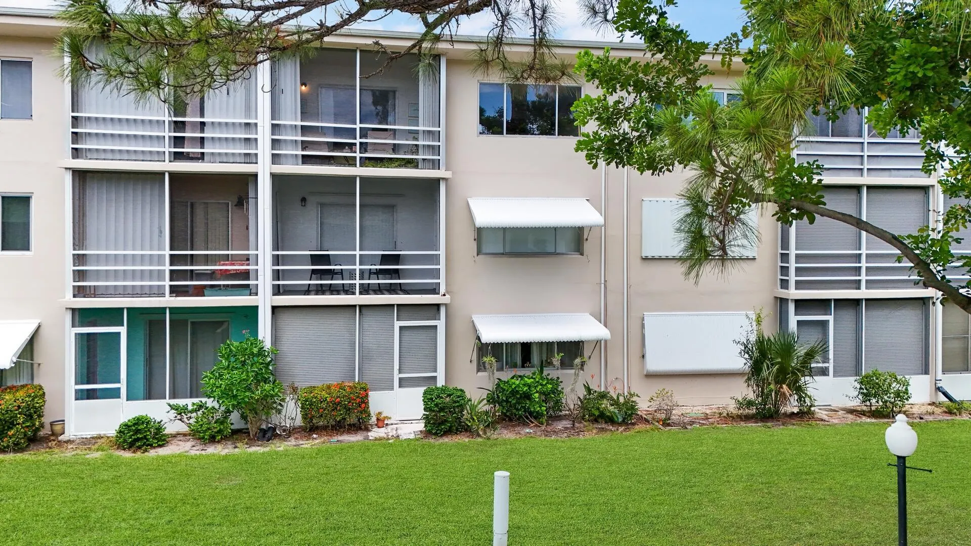 2581 N Garden Drive, #206