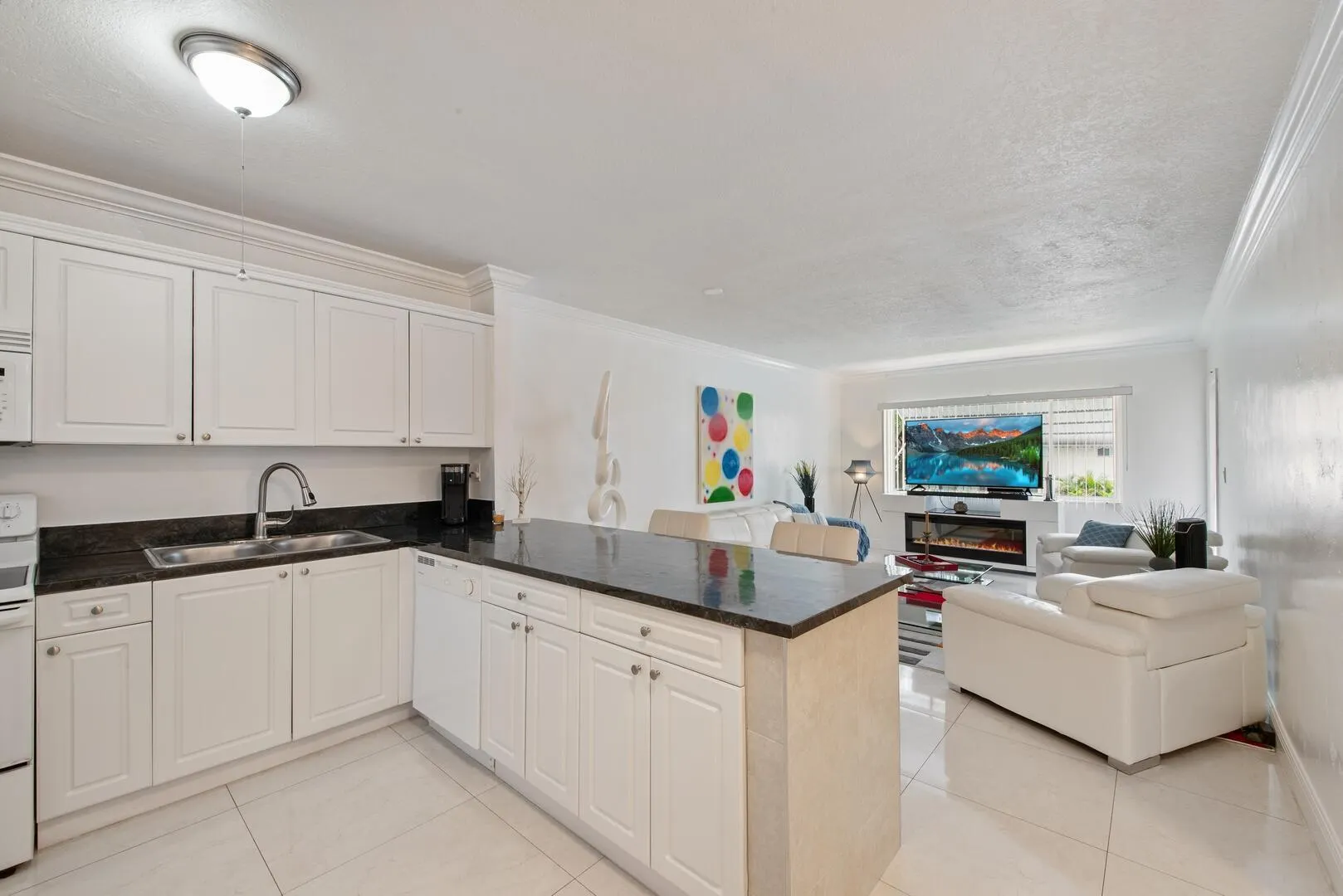 2581 N Garden Drive, #206