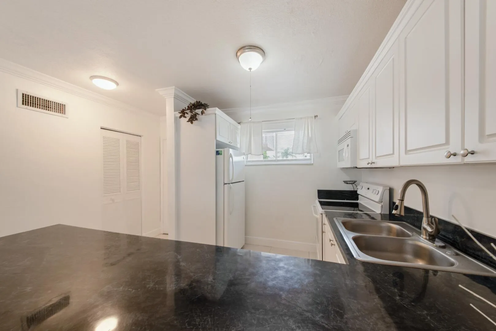 2581 N Garden Drive, #206