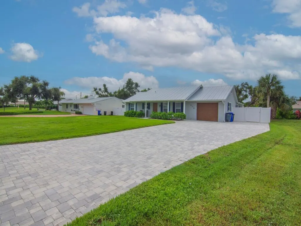606 Conn Way