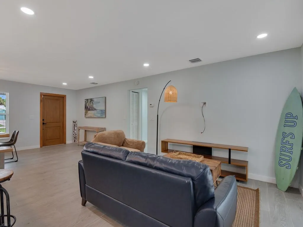 606 Conn Way
