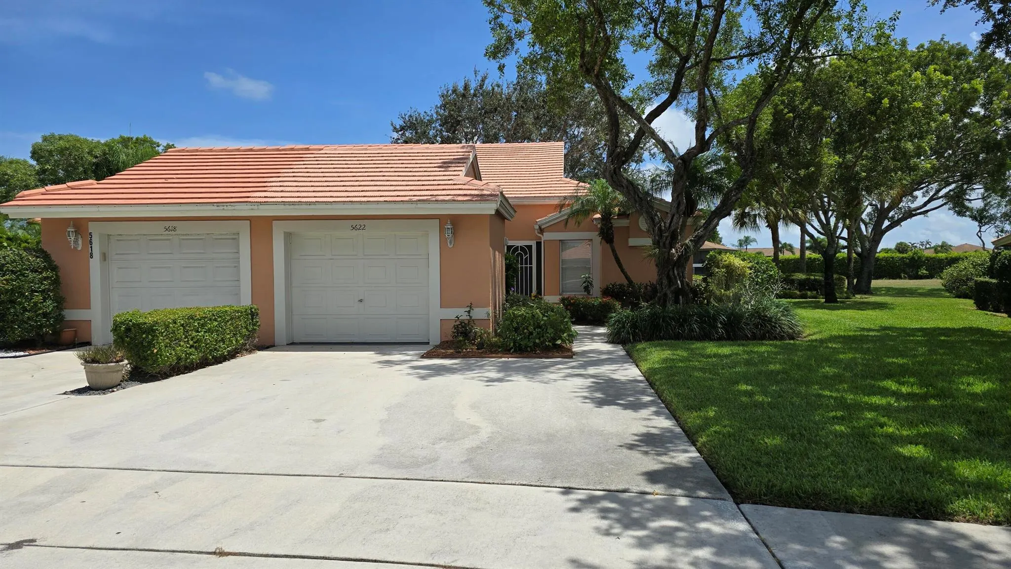 5622 Royal Lake Circle