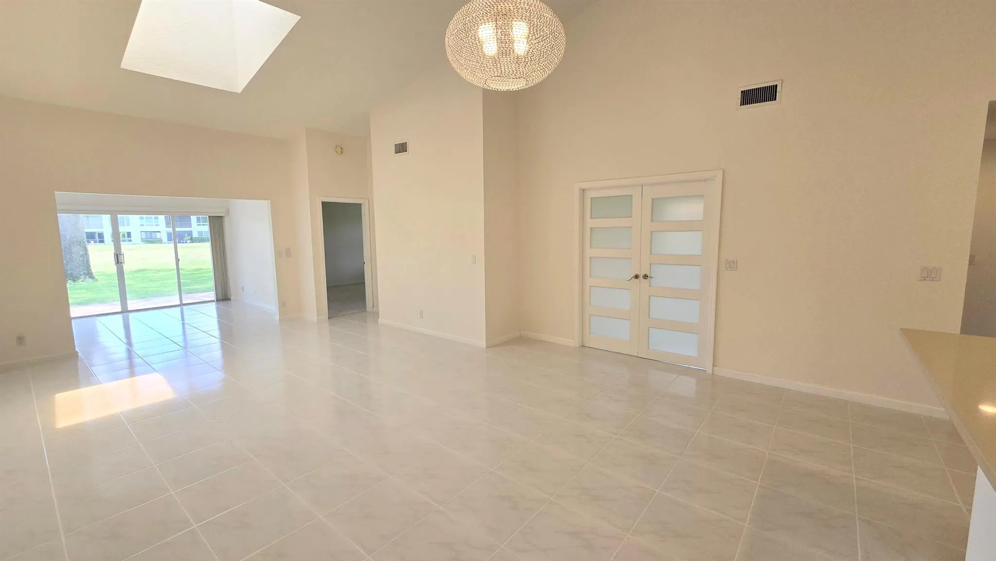 5622 Royal Lake Circle