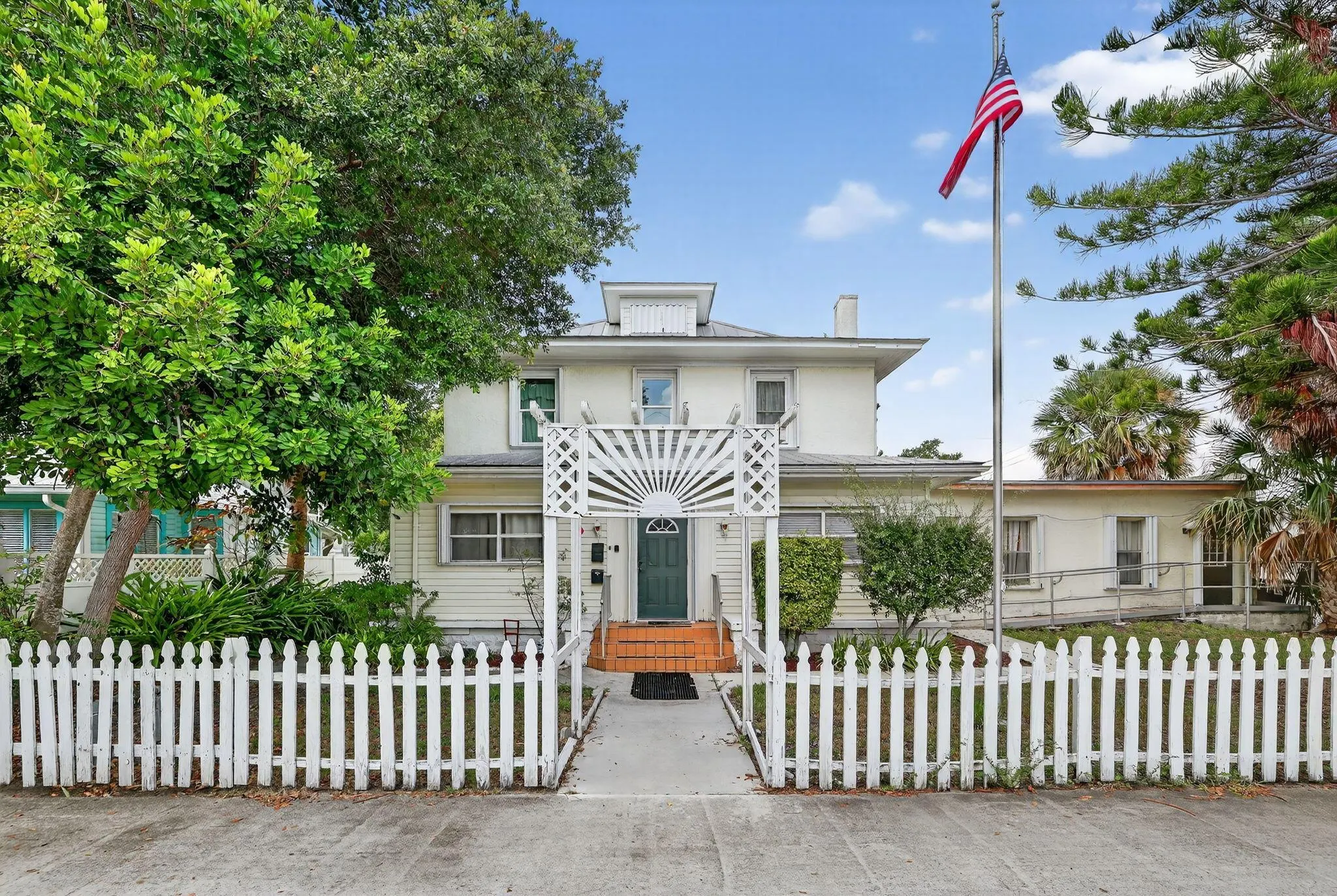 410 SW California Avenue, #B