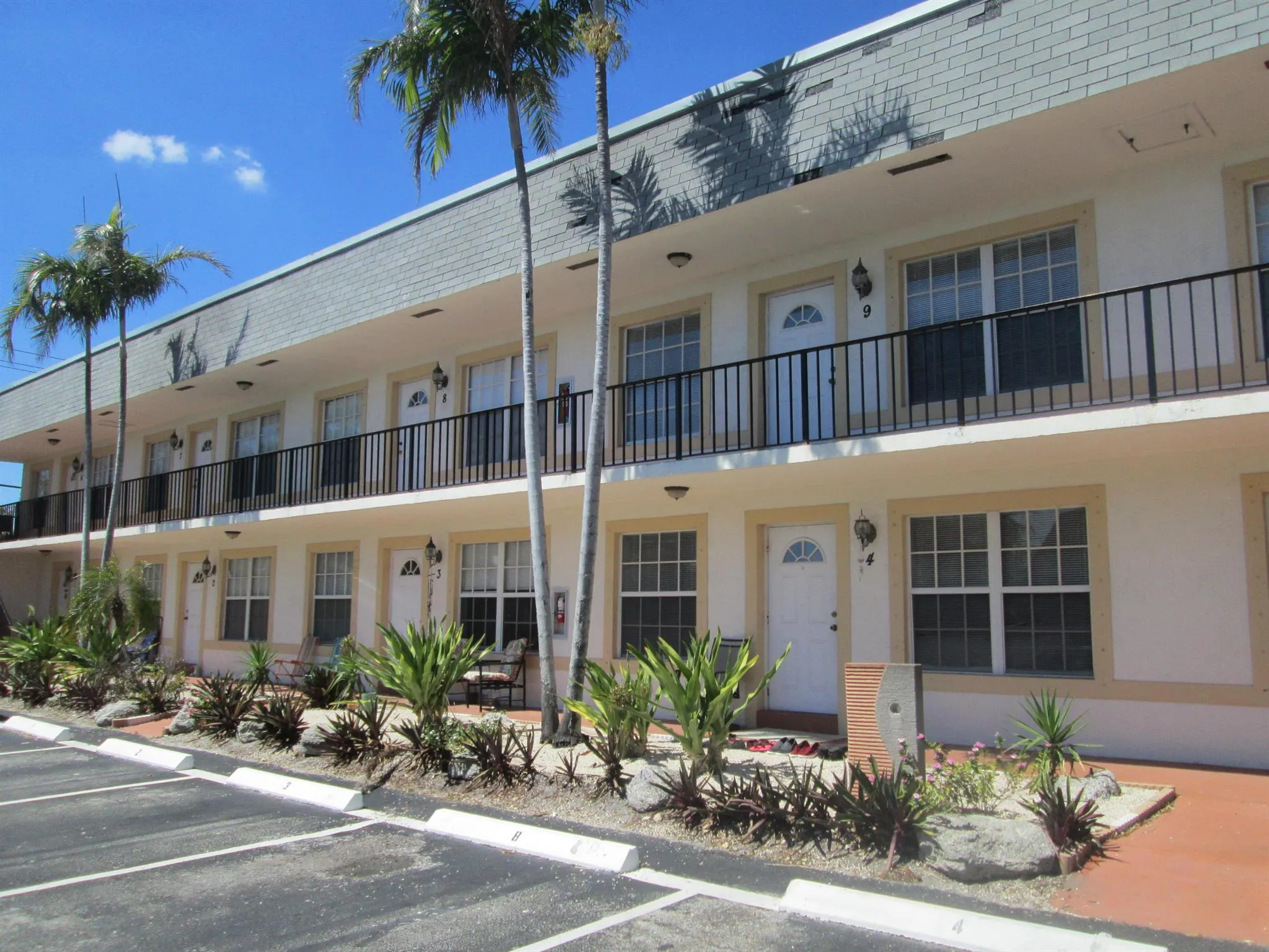 405 N Cypress Drive, #1