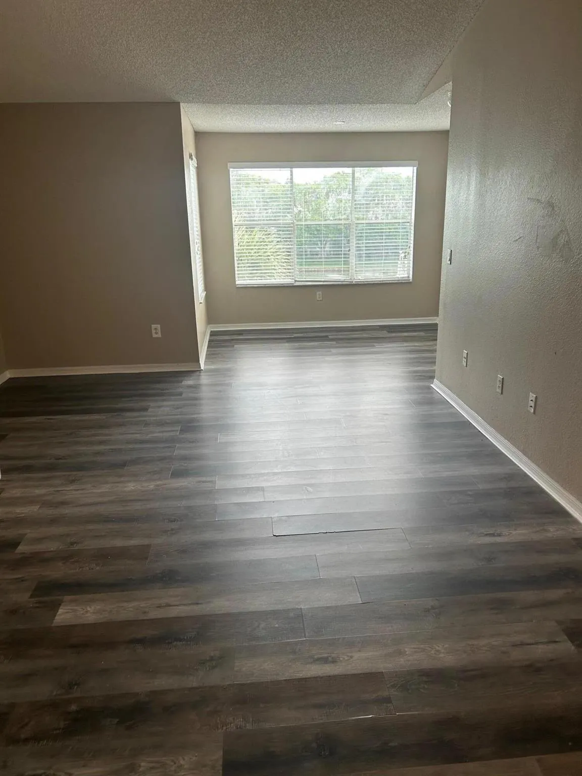 1401 Village 937 Boulevard, #937