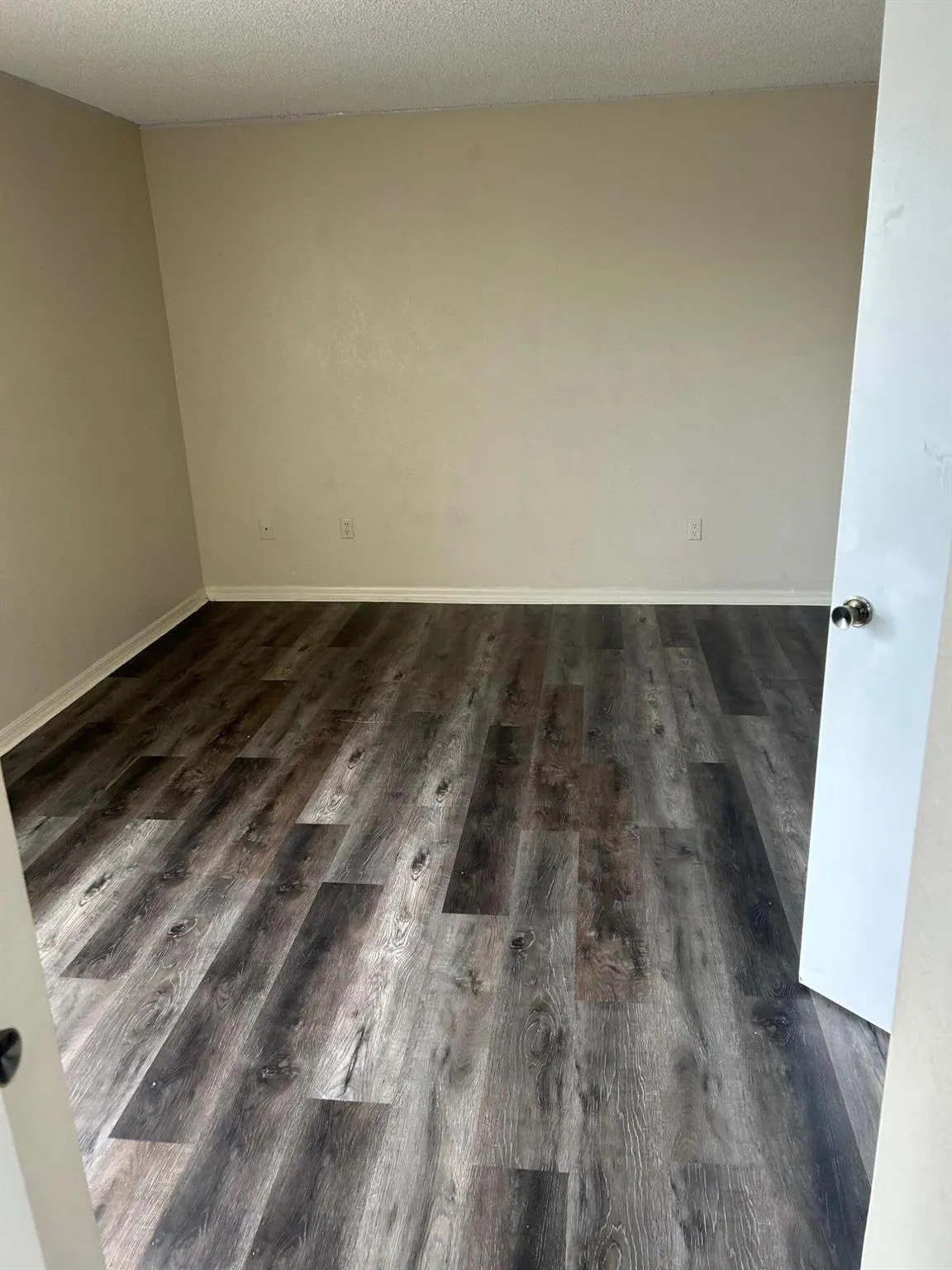 1401 Village 937 Boulevard, #937