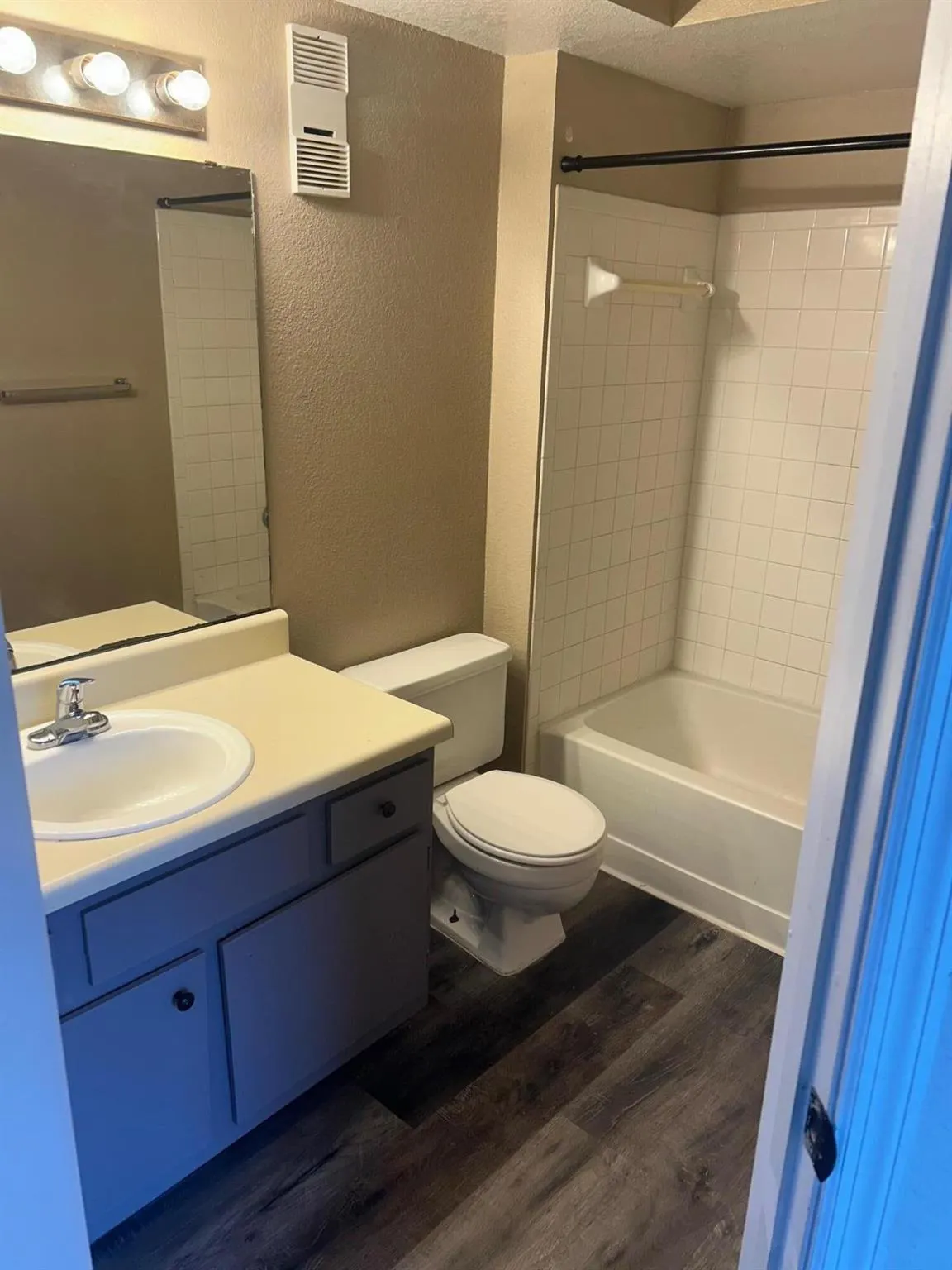 1401 Village 937 Boulevard, #937