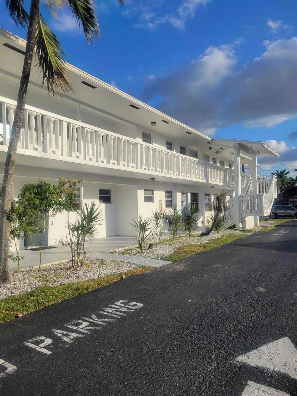 6560 Winfield Boulevard, #102