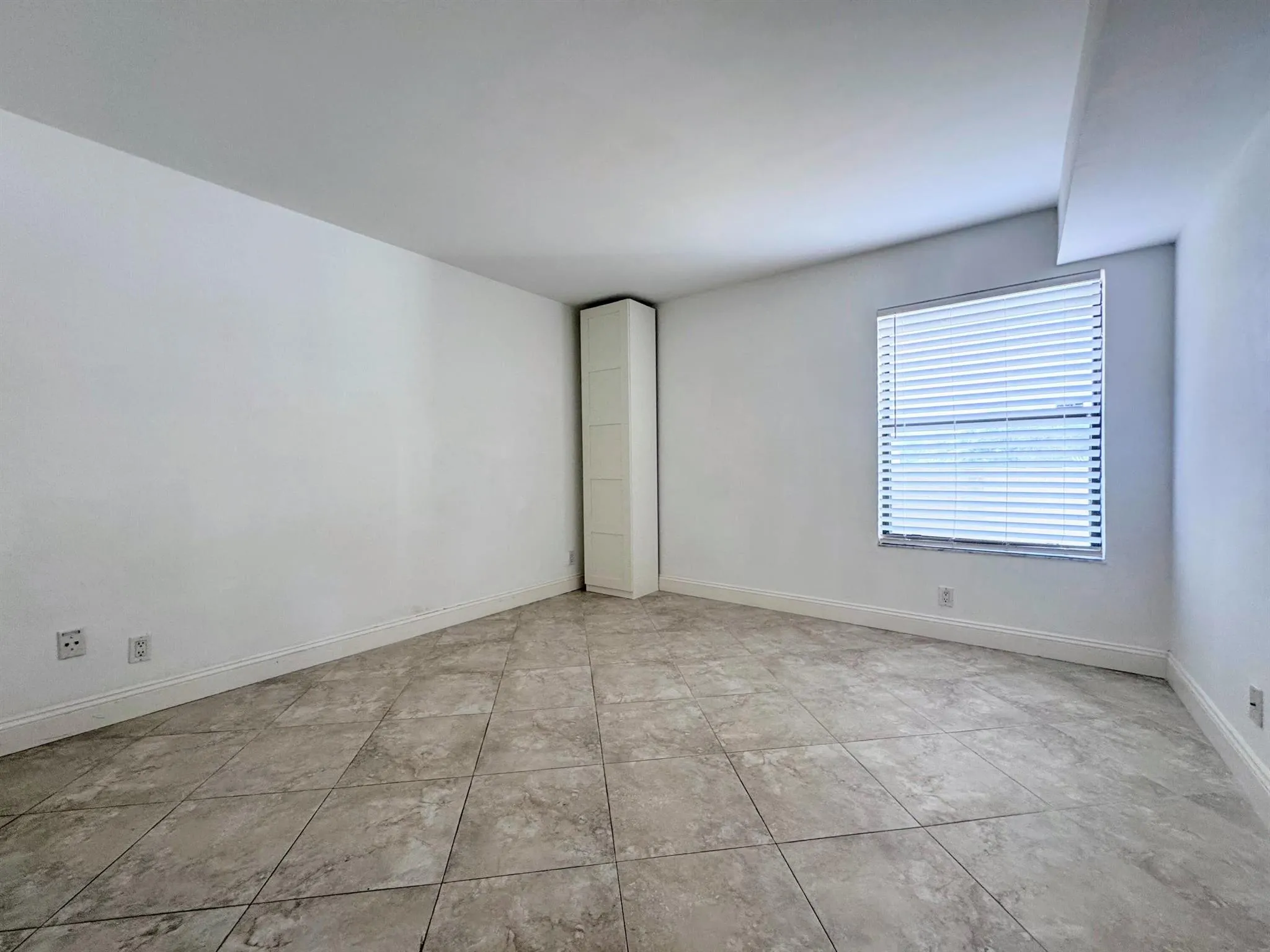 5701 Camino Del Sol, #403