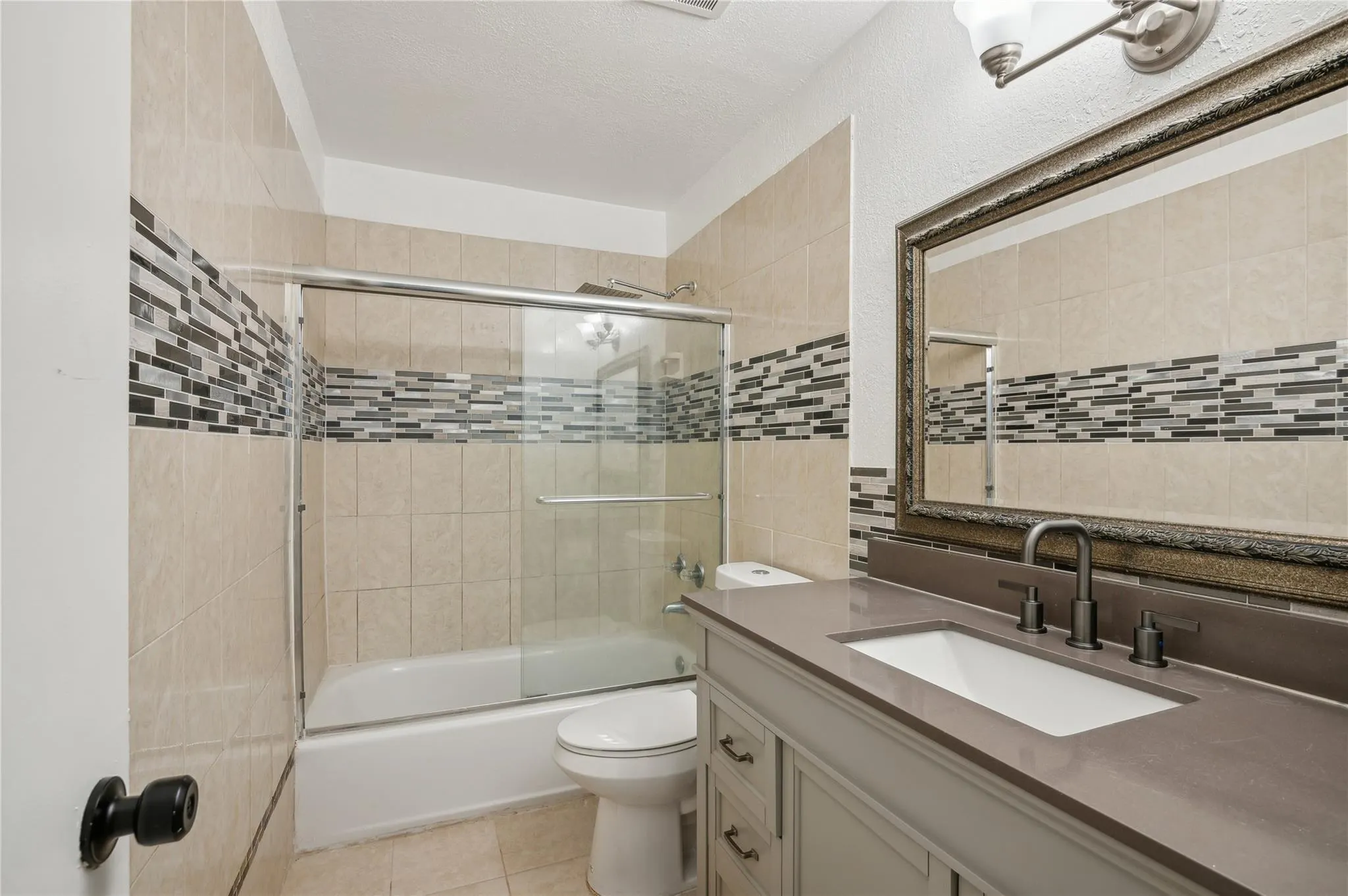 3311 Mallard Close