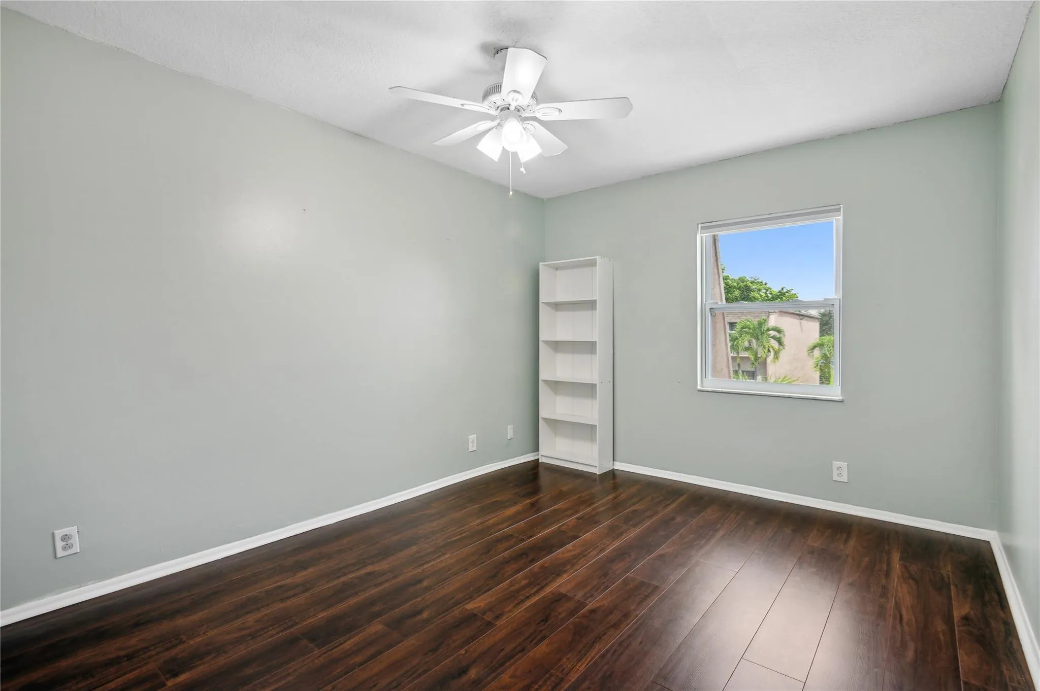 3311 Mallard Close