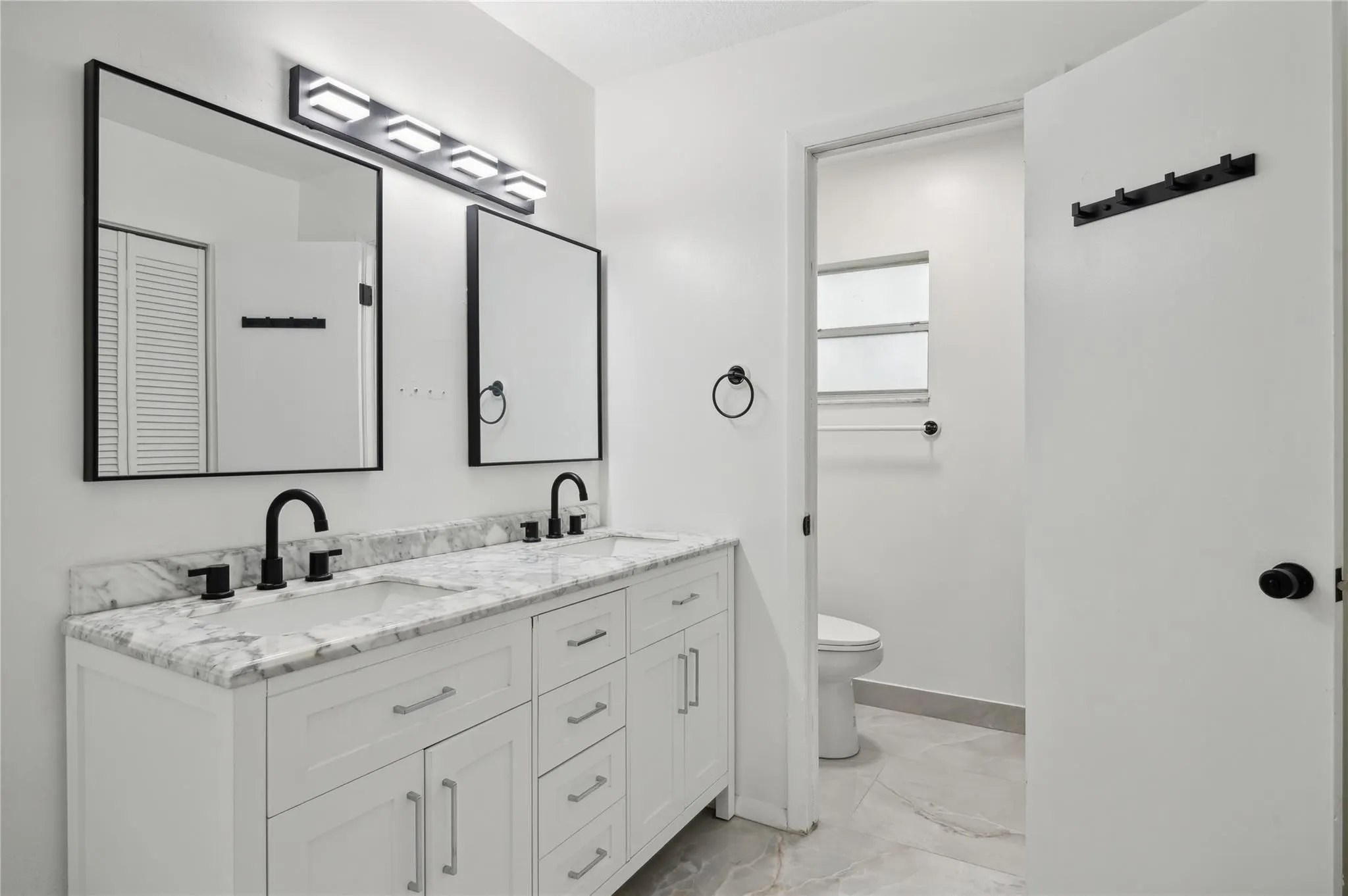 3311 Mallard Close