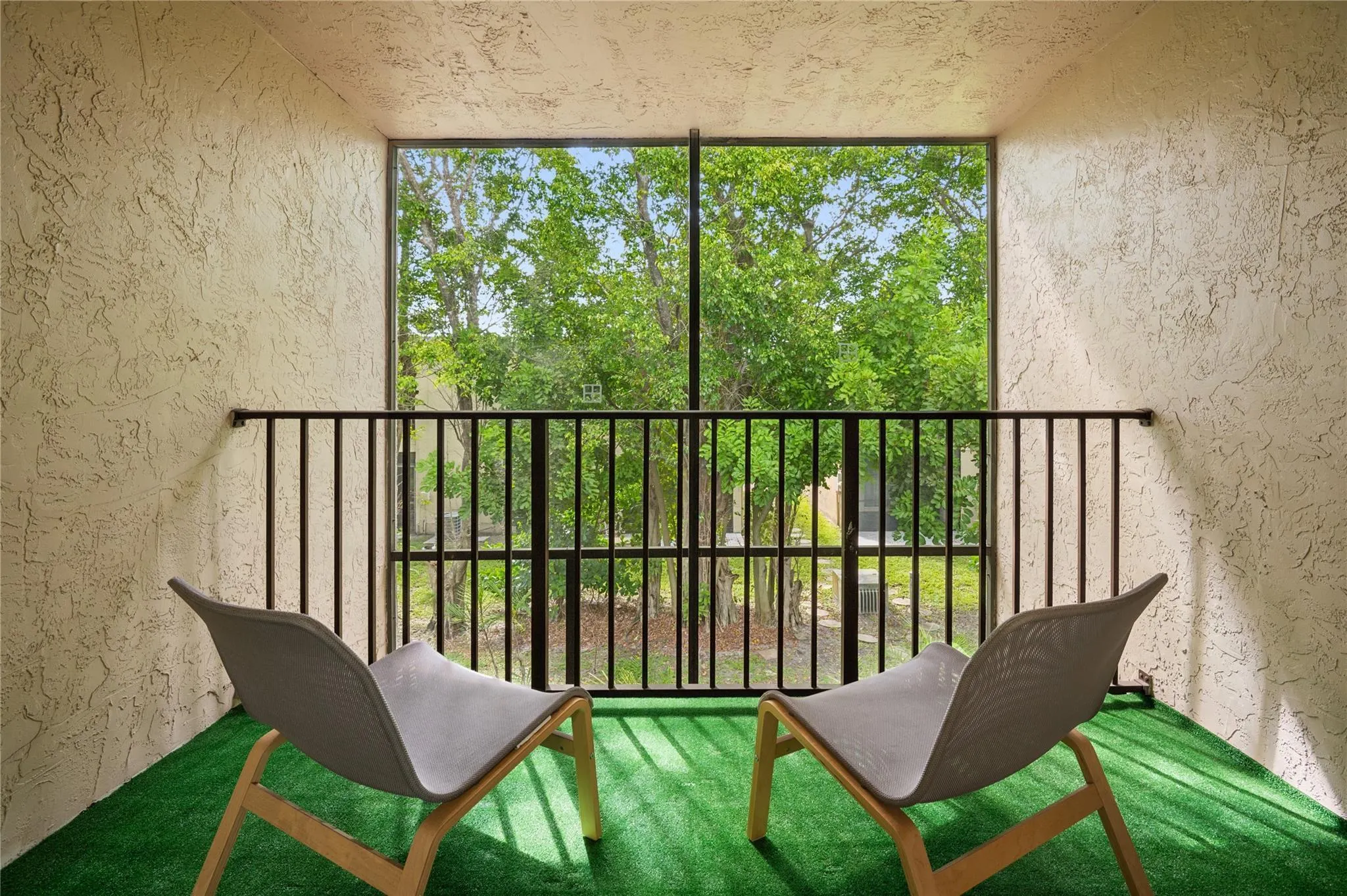 3311 Mallard Close