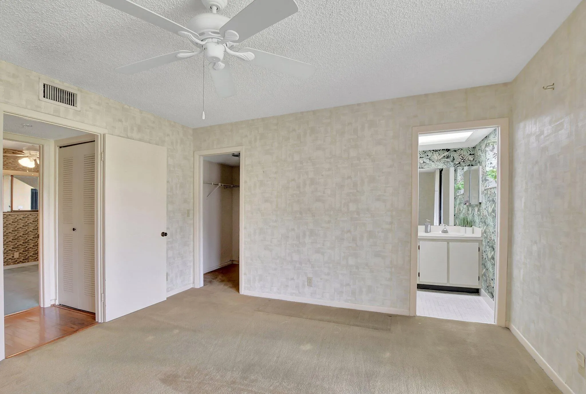 5340 Las Verdes Circle, #208