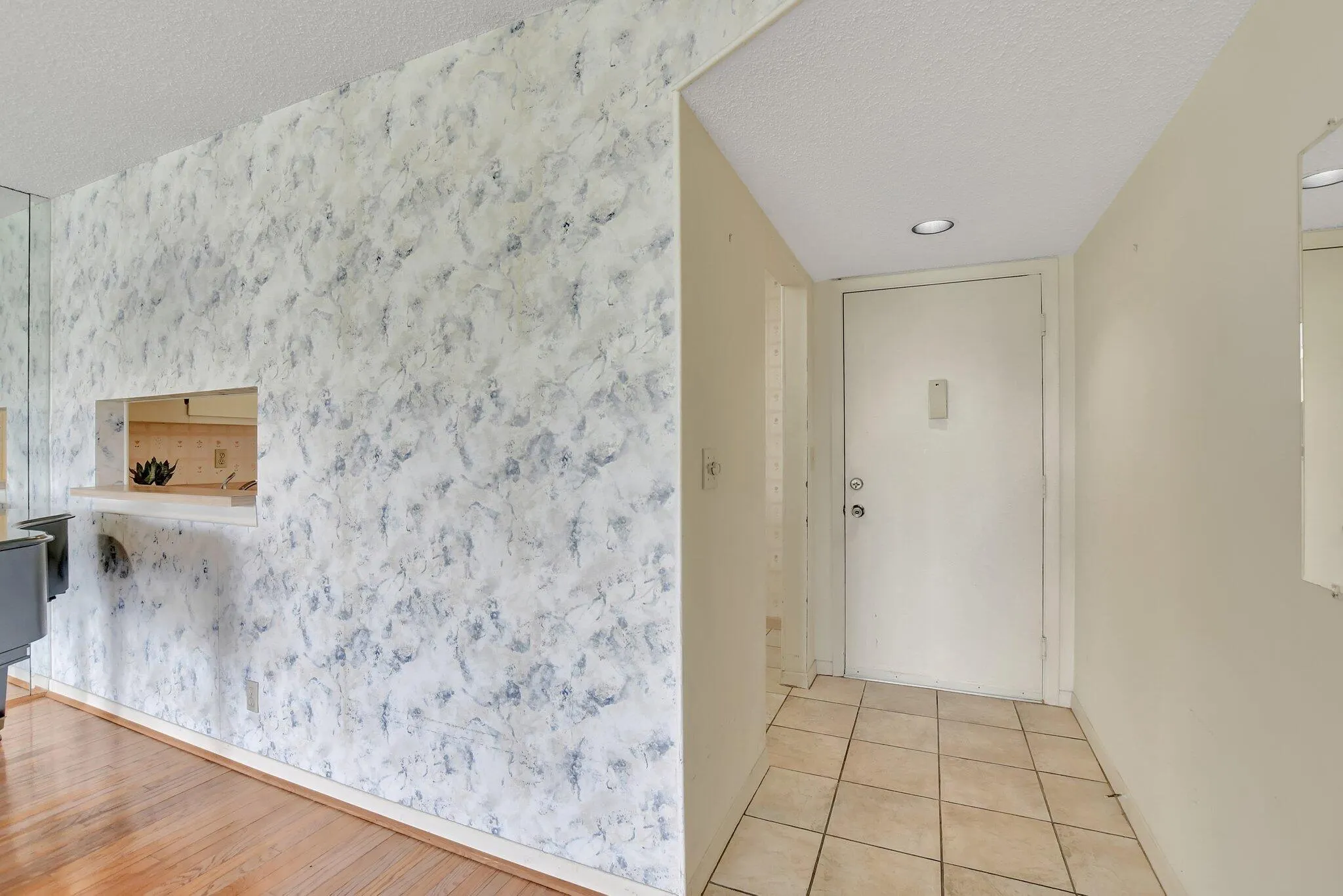 5340 Las Verdes Circle, #208