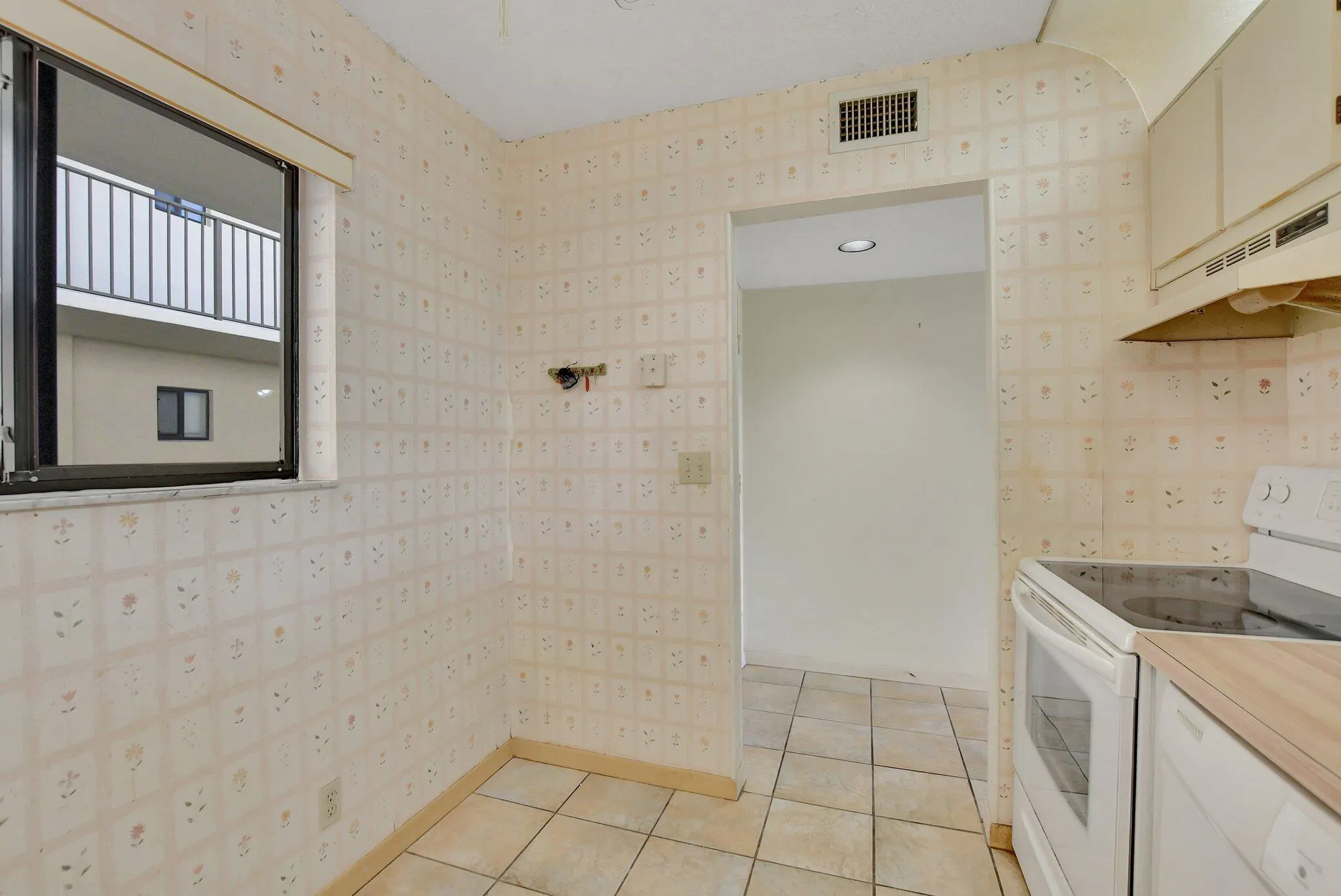 5340 Las Verdes Circle, #208