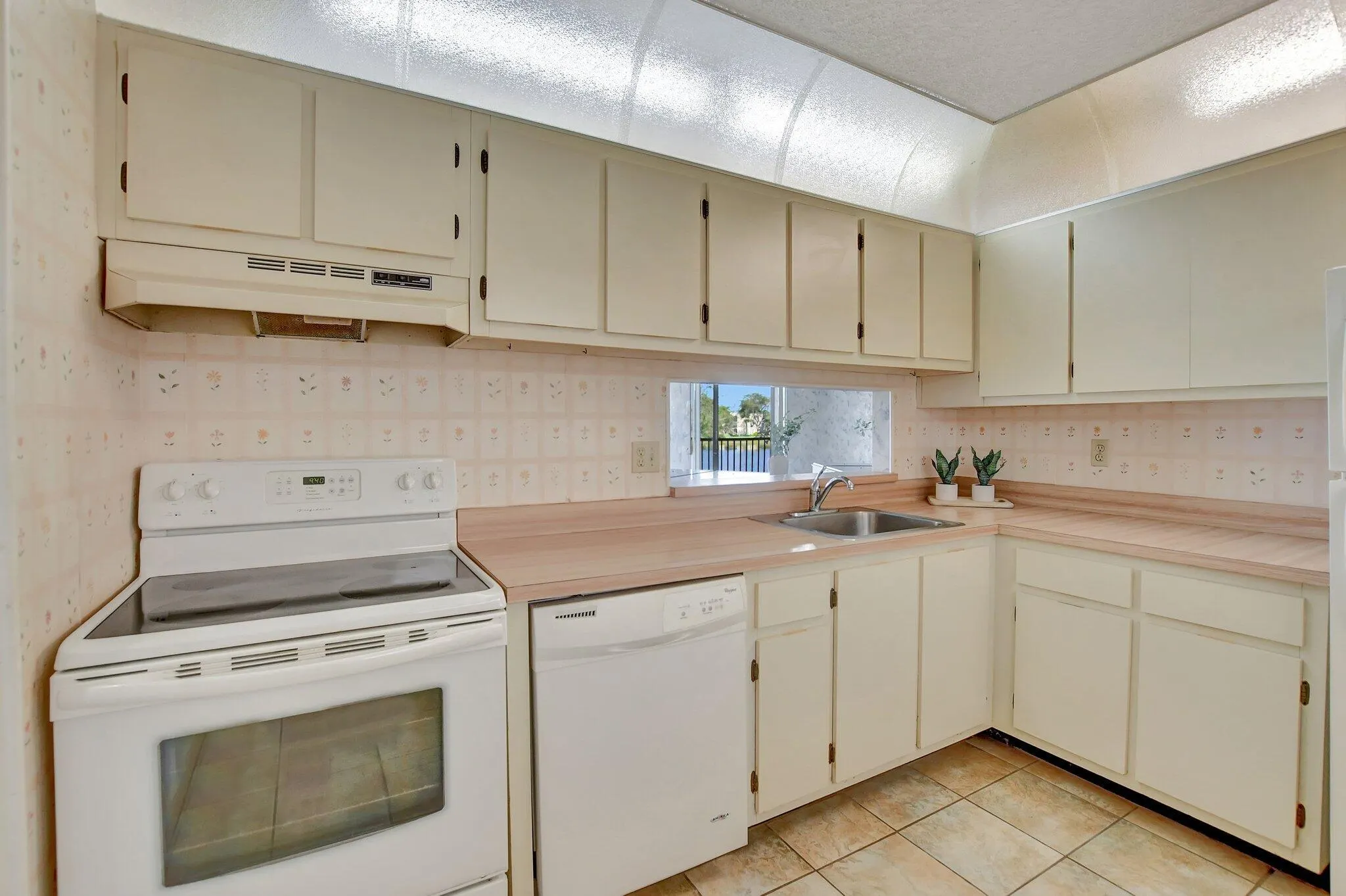 5340 Las Verdes Circle, #208