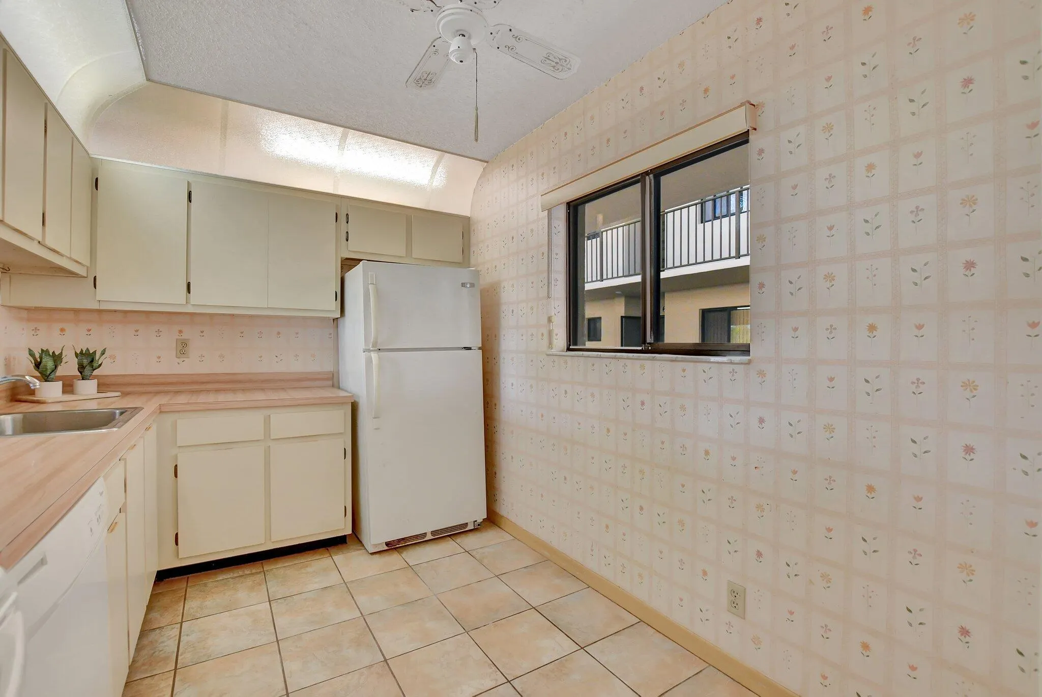 5340 Las Verdes Circle, #208