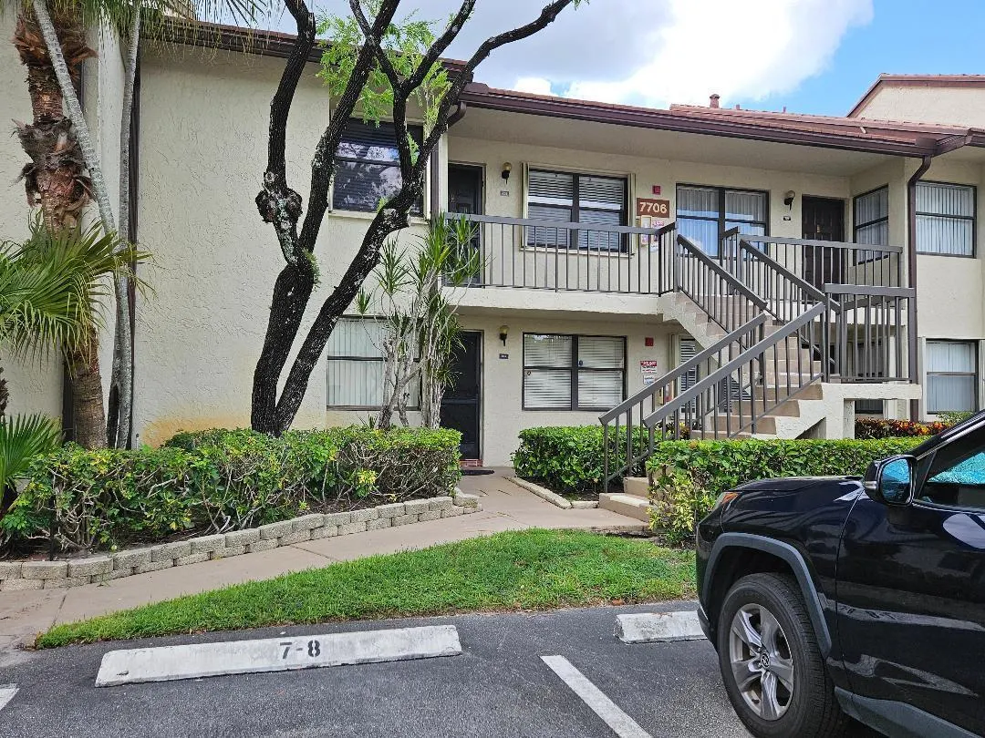 7706 Tahiti Lane, #103