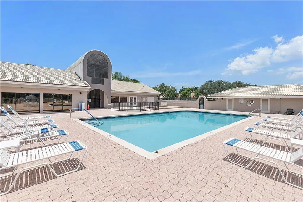 5465 Monterey Circle, #E