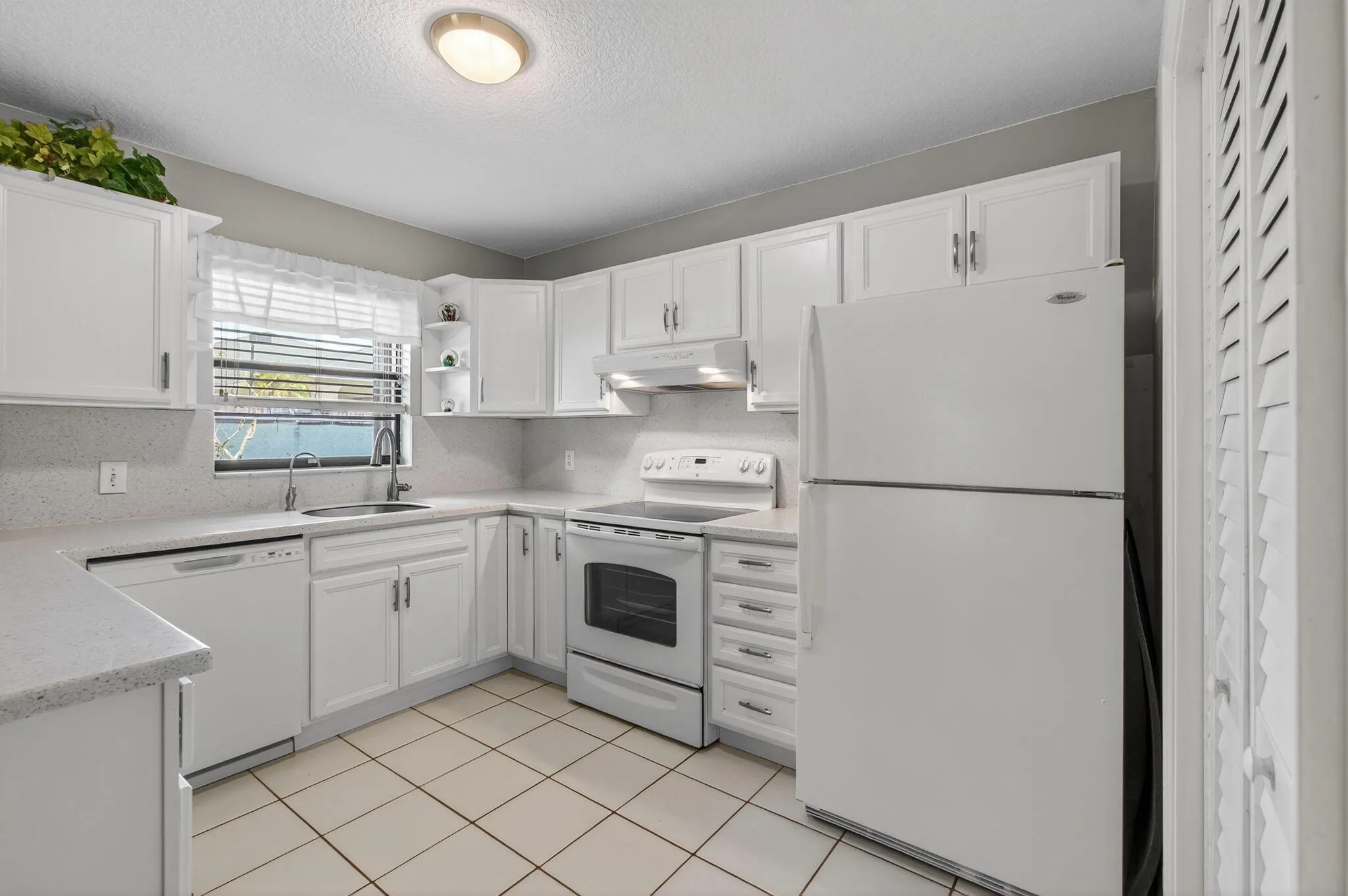 2285 Ida Way, #30b