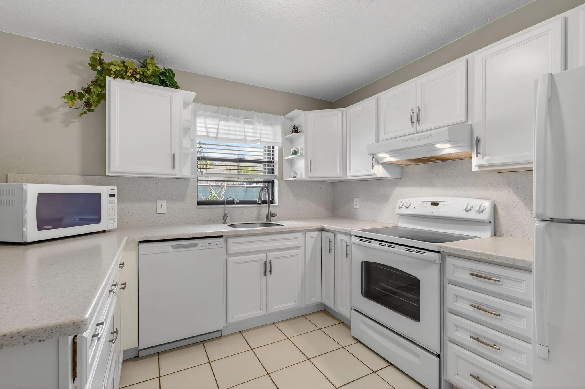 2285 Ida Way, #30b