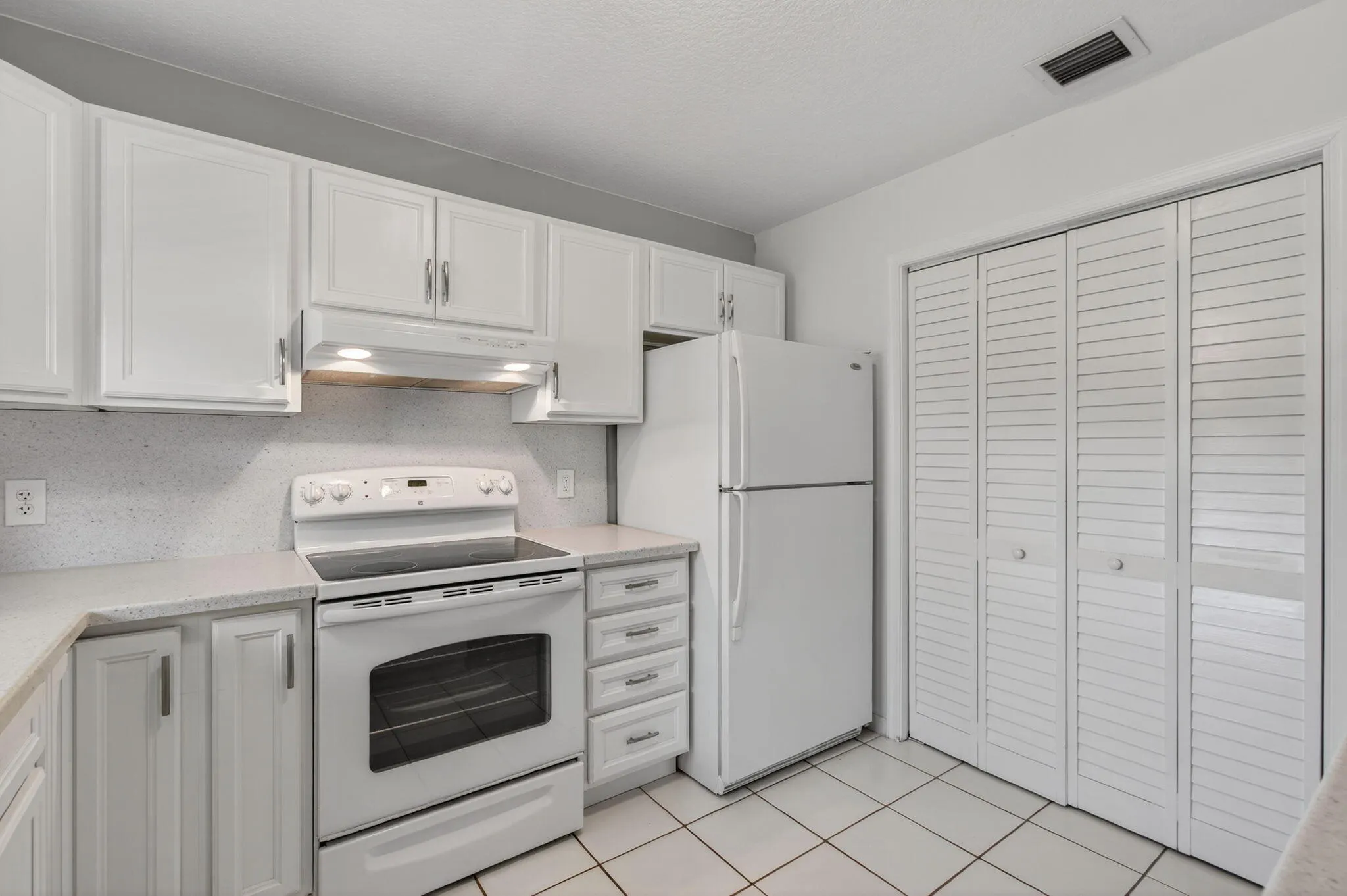 2285 Ida Way, #30b