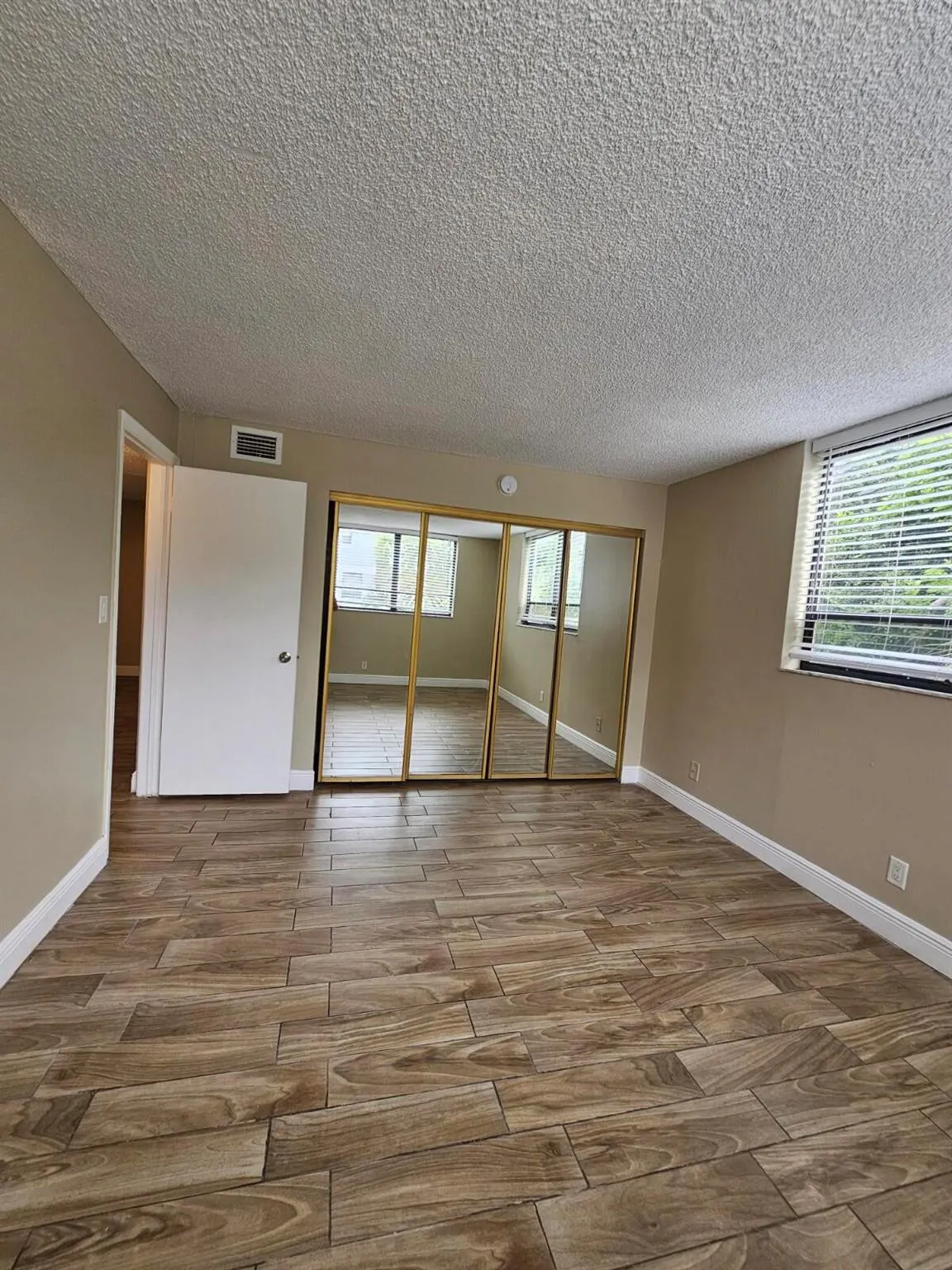1850 N Congress Avenue, #307