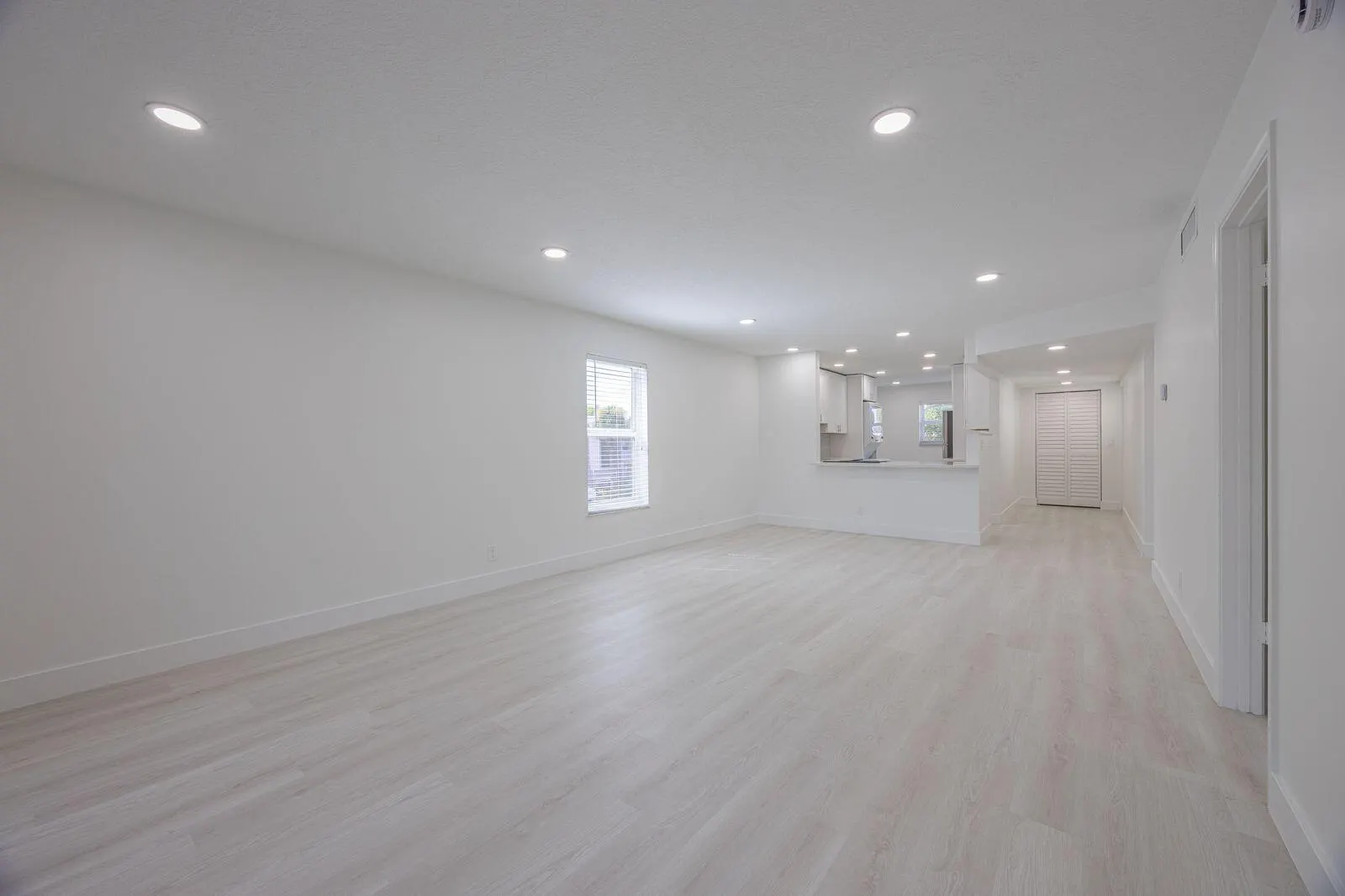 2805 Casita Way, #215