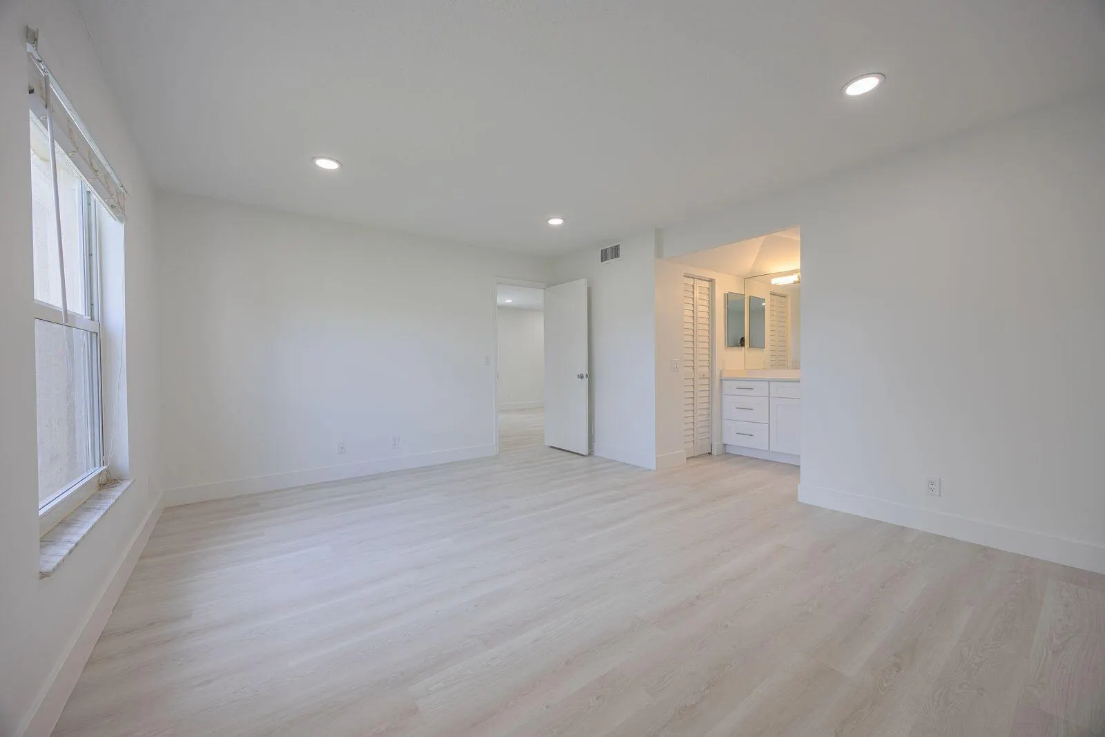 2805 Casita Way, #215