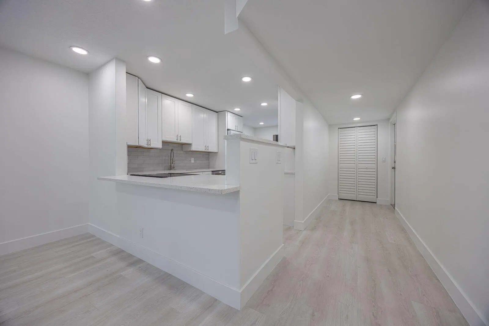 2805 Casita Way, #215