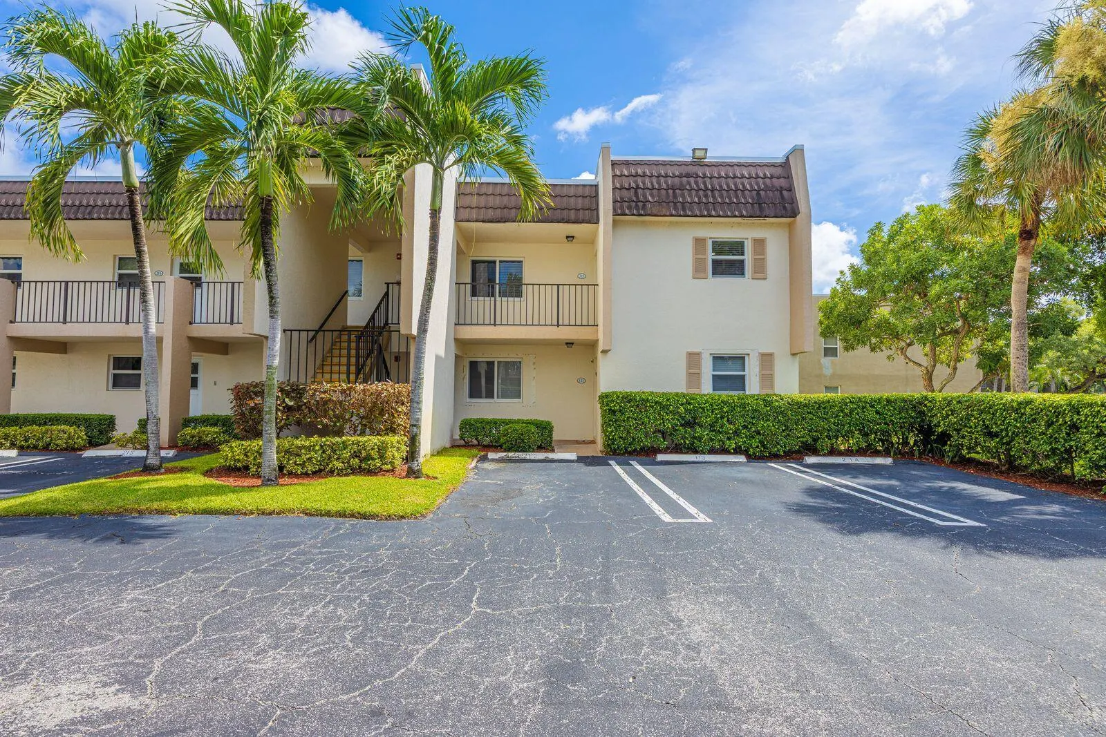 2805 Casita Way, #215