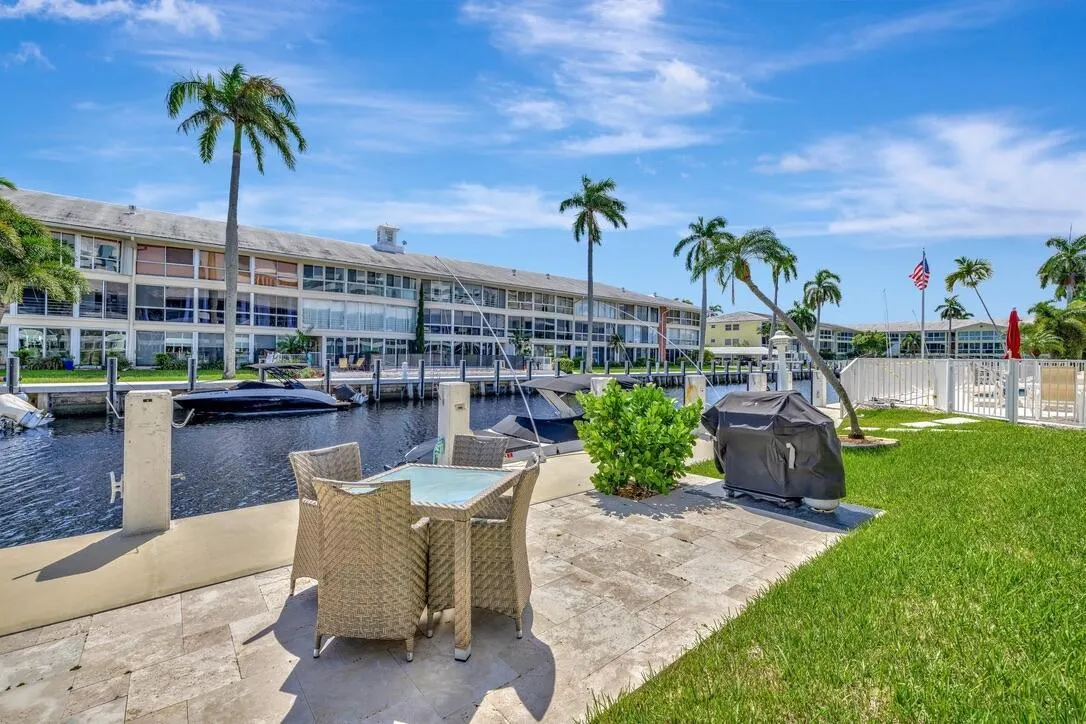 3050 NE 48th Street, #107