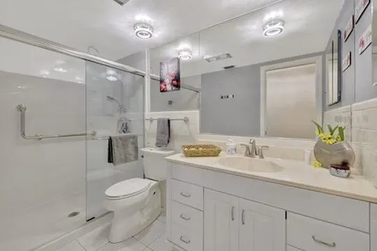 3050 NE 48th Street, #107