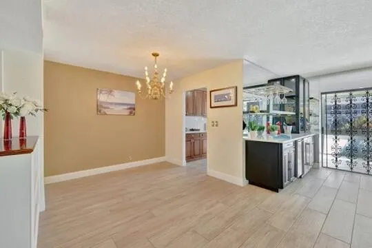 3050 NE 48th Street, #107