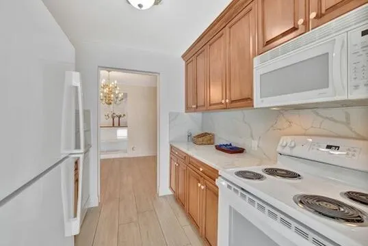 3050 NE 48th Street, #107