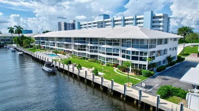 3050 NE 48th Street, #107