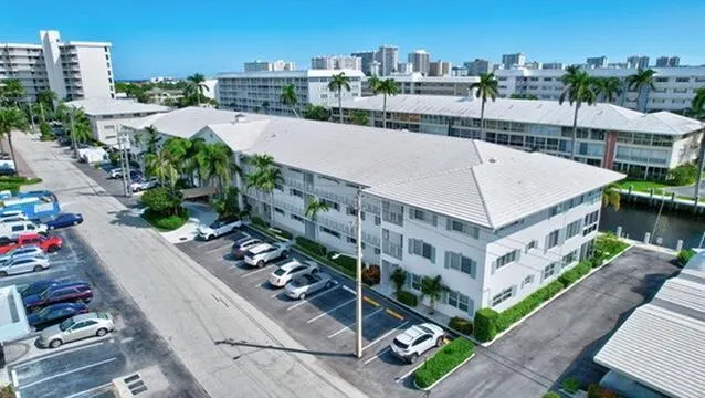 3050 NE 48th Street, #107
