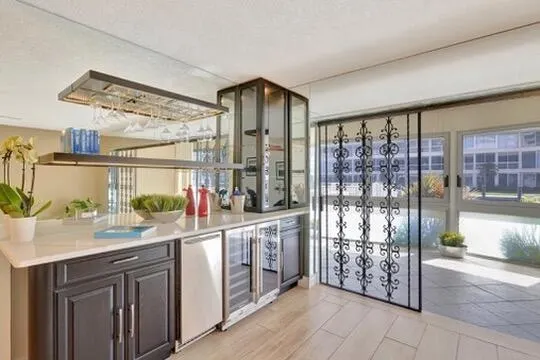 3050 NE 48th Street, #107