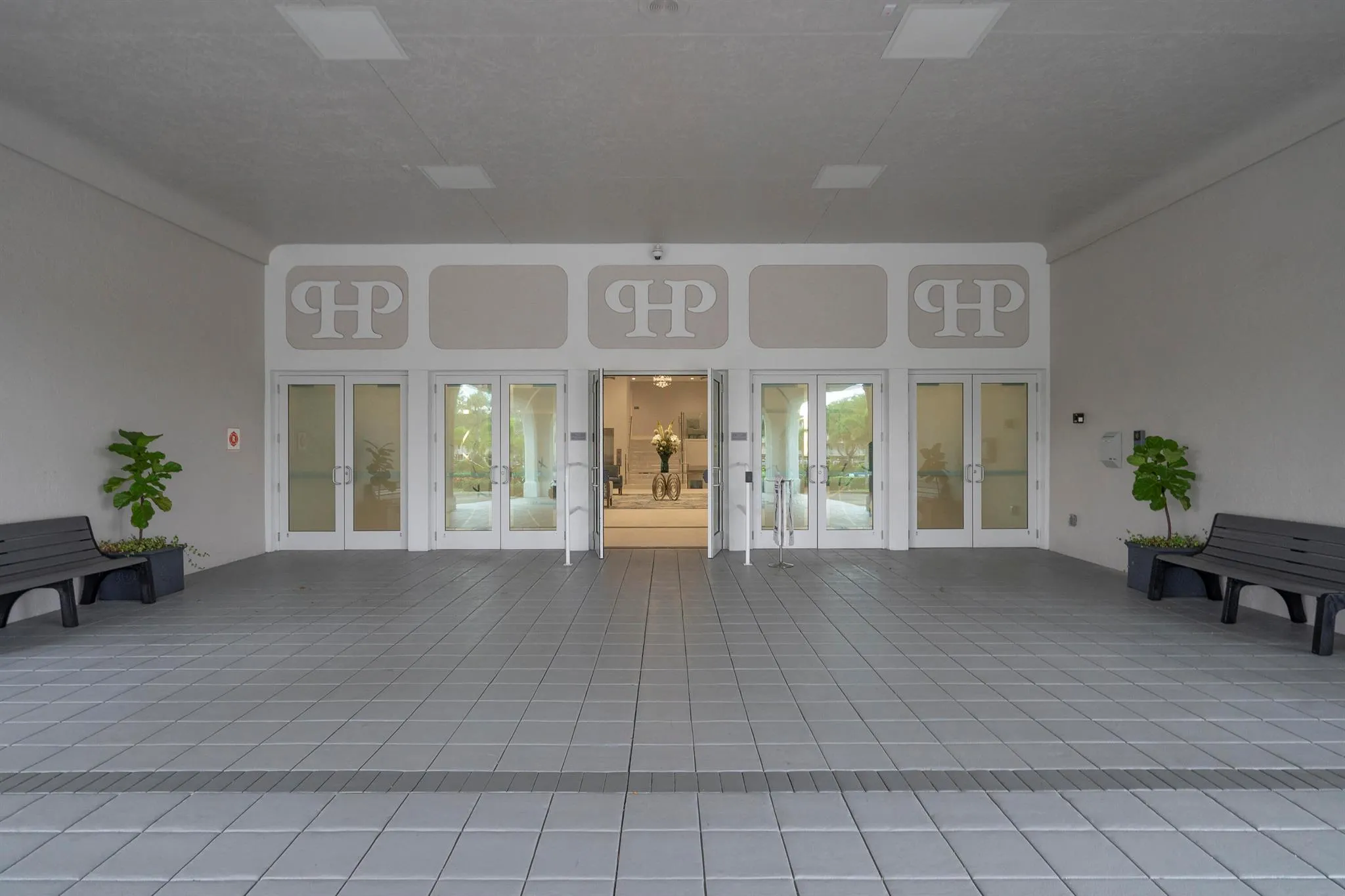 6093 Pointe Regal Circle, #301