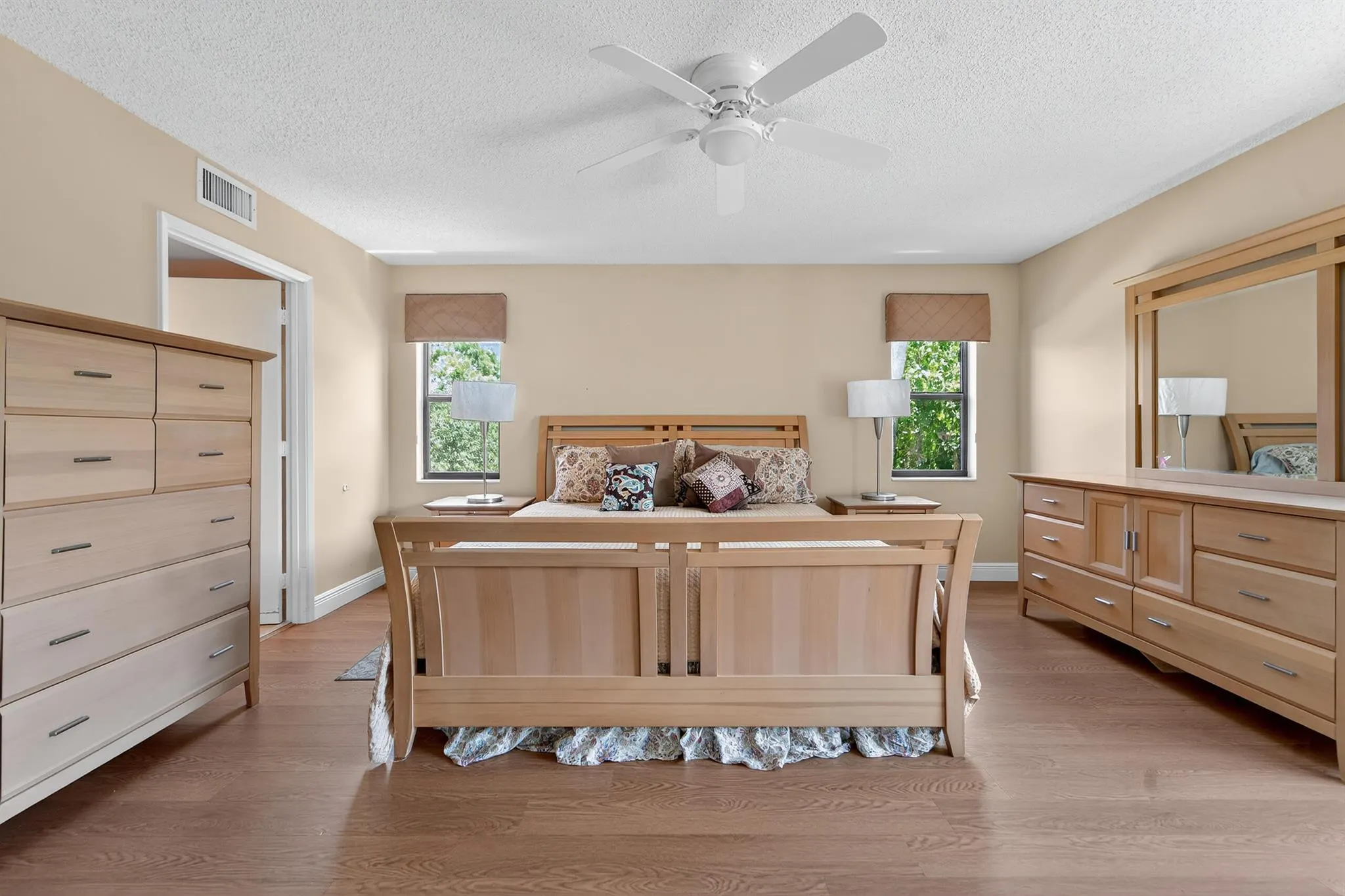 6093 Pointe Regal Circle, #301